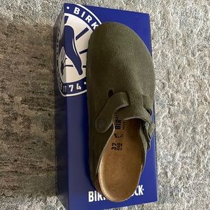 Brand new Boston Modern Suede Thyme clogs!